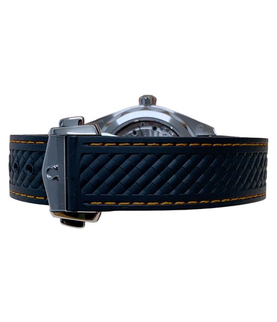 Omega Aqua Terra 150m Gents 220.12.41.21.02.002 Image 3